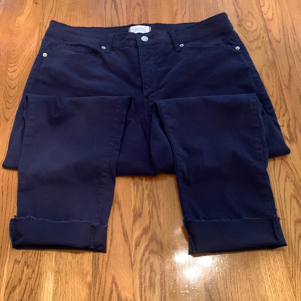 Ladies Crown & Ivy Capri